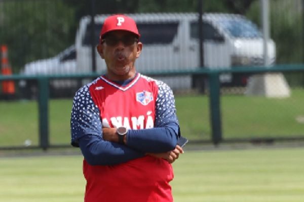 Rodrigo Meron, director del equipo de Panamá U18. Foto: Fedebeis