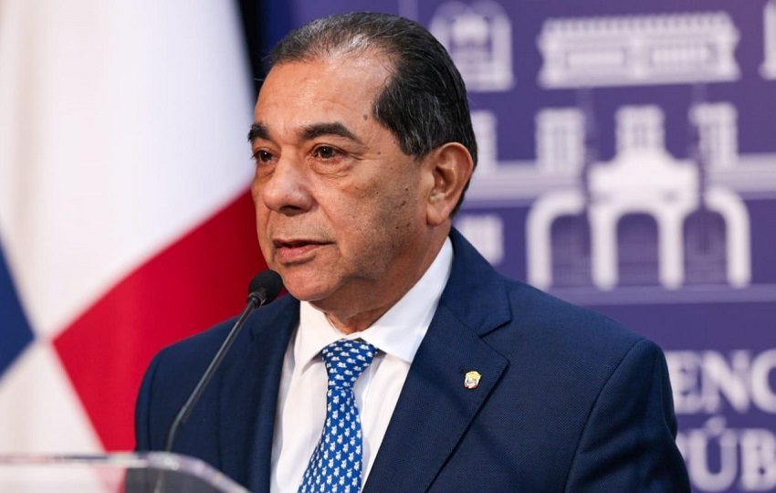 Ventura Vega, ministro de Educación
