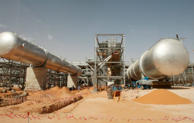 El portavoz militar hutí, Yahya Sarea, informó en un comunicado de que las instalaciones atacadas esta mañana se ubican en las áreas saudíes de Abqaiq y Khurais y precisó que los impactos de los diez drones fueron "precisos y directos".