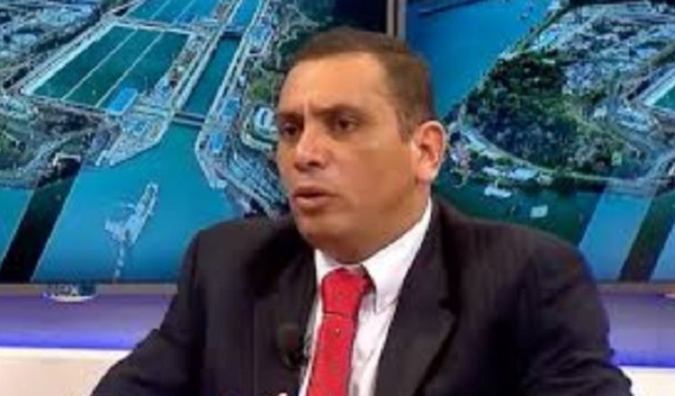 Carlos Reyes, presidente del Sindicato de Trabajadores del Canal.