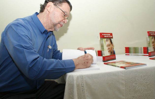 Enrique Jaramillo Levi. Obra suya, "Por la tangente", será presentada en la Academia panameña de la lengua el 21 de marzo. Foto: Archivo.