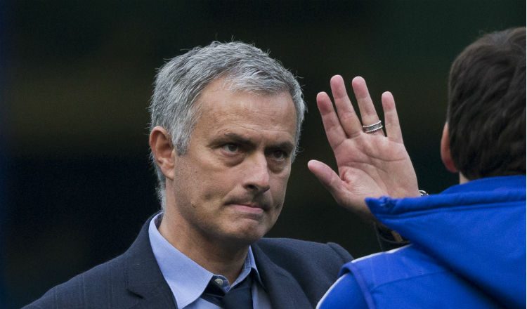 José Mourinho no terminó la temporada en el Manchester United. Foto AP