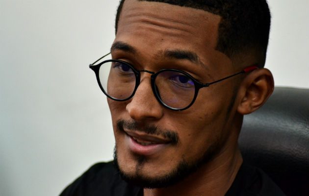 José Pino, el hacker colombiano que a sus 22 años ha encontrado decenas de vulnerabilidades en grandes firmas tecnológicas e incluso en la Universidad de Harvard, no duda un segundo al opinar sobre la privacidad en internet: sencillamente "no existe".