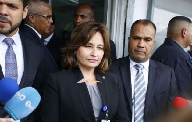 Kenia Porcell acudió interpuso una querella penal contra la diputada Zulay Rodríguez por el presunto delito contra el honor. Foto: Panamá América.