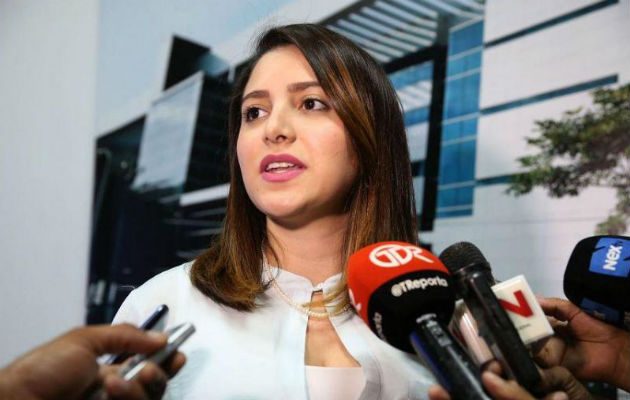 Intolerancia, diputada Katleen Levy bloquea a Gaby Gnazzo por llamarla corrupta. Foto: Panamá América.