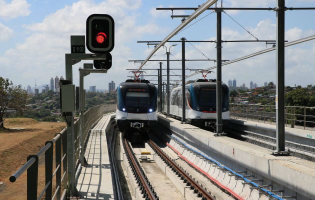 El tramo de la Línea 2 tiene una longitud de 21 kilómetros de vía elevada 