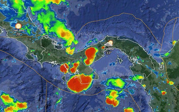 Las lluvias registradas la tarde del martes provocaron caída de árboles, afectando el suministro de energía eléctrica.