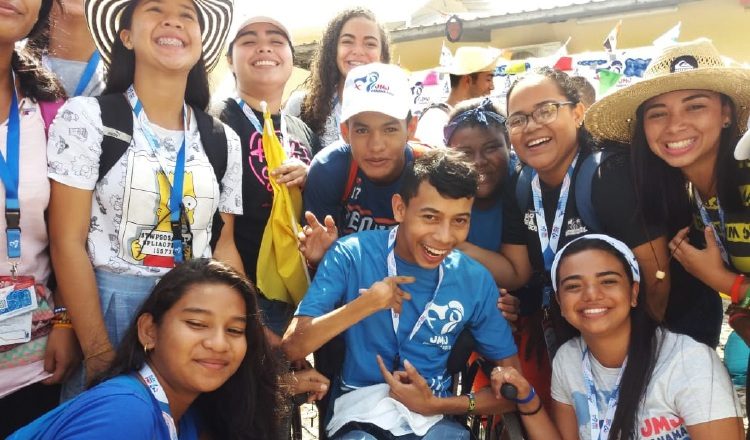 En la parroquia Inmaculada Concepción, de La Chorrera, Lucas ya es toda una celebridad. Adiel Bonilla