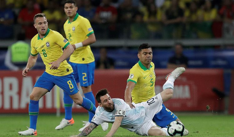 Messi fue crítico de la actuación del ecuatoriano Roddy Zambrano. Foto EFE