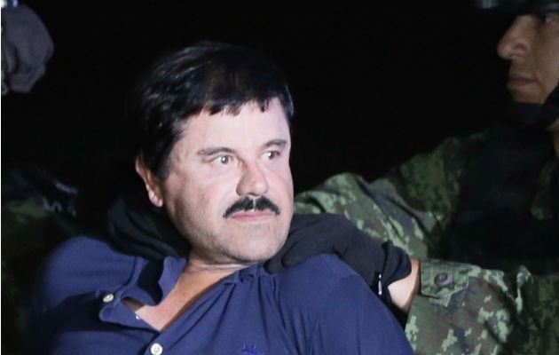 Joaquín "El Chapo" Guzmán estuvo presente en la sala, vistiendo el uniforme azul de la prisión. EFE