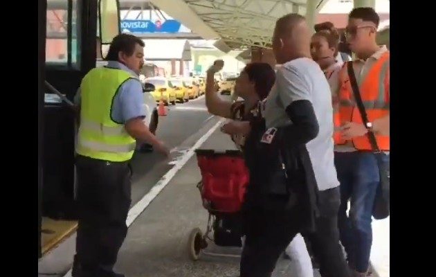 Mi Bus investiga incidente entre un operador de metrobús y una usuaria, en el que hubo agresión física.