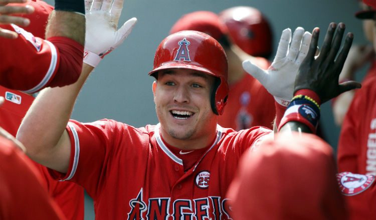 Mike Trout firmaría por doce años. Foto AP
