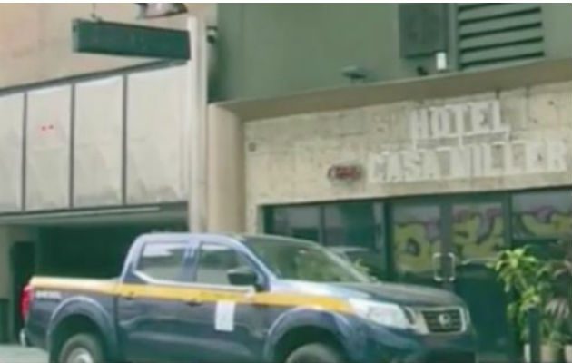 Hallan muerto a un estadounidense en habitación de hotel en Calidonia