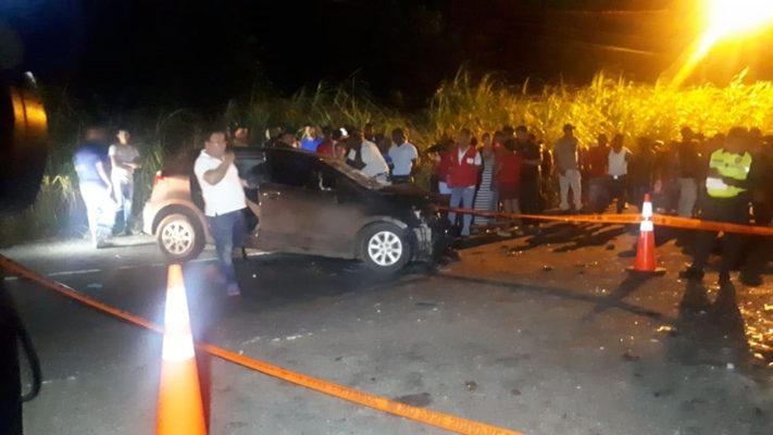 Los autos involucrados fueron un auto Hyundai Galoper, color gris y un auto sedán Hyundai; en este último vehículo, falleció el ciudadano Esteban Gómez y una dama resultó herida. Foto/ Diómedes Sánchez