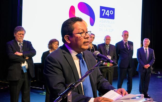 Miguel Mora, propietario del diario "100% Noticias" de Nicaragua, fue detenido por las autoridades nicaragüenses durante un allanamiento en la cadena televisiva. FOTO/EFE