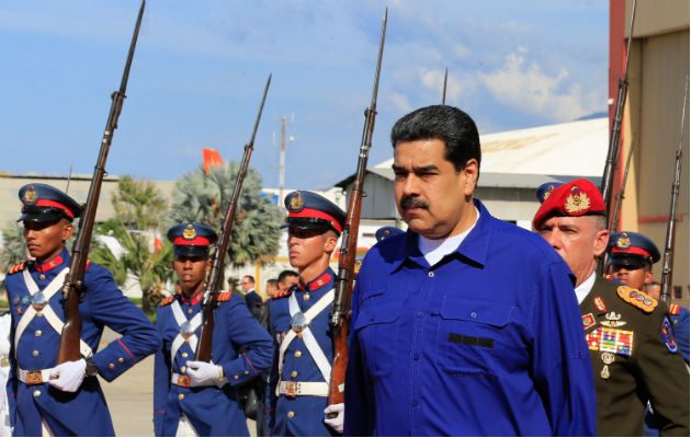 Consideró que, por ello, "tendrían que hacerle mil juicios políticos a Donald Trump por su chantaje al mundo contra Venezuela, por su violación permanente al derecho internacional".