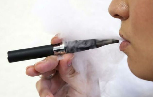 El agresivo marketing promocionando los cigarrillos electrónicos con sabor está cambiando la tendencia.