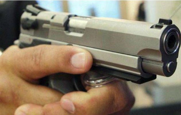 El niño de Nelson encontró la pistola y disparó accidentalmente a la nena en Nuevo México. Foto: EFE/ Ilustrativa.