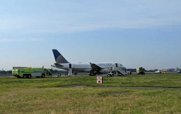 El vuelo 2098 desde el aeropuerto LaGuardia en Nueva York tuvo problemas al despegar. antes de las 8 am del sabado. La Autoridad Portuaria de Nueva York y Nueva Jersey dijo que se trataba de "problemas hidráulicos". FOTO/AP
