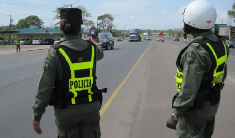 El operativo de tránsito se mantendrá hasta el domingo con el retorno de vehículos. Foto de archivo