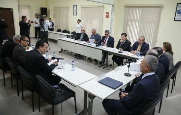 La reunión para definir el orden de las entrevistas a los aspirantes a magistrados de la Corte Suprema de Justicia se realizará mañana viernes. Foto: Panamá América.