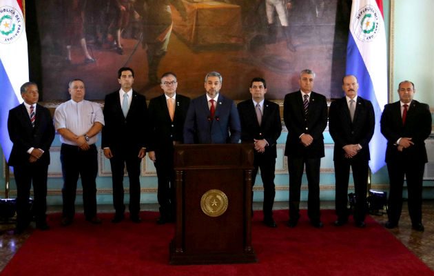 El mandatario, en una intervención ante la prensa en el Palacio de Gobierno, señaló que su Gobierno adoptó "la decisión de romper relaciones diplomáticas con la República Bolivariana de Venezuela" con base al "ejercicio de sus atribuciones constitucionales y de la soberanía nacional".