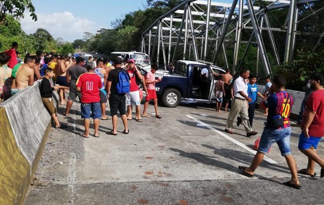 En la unidad policial viajaban un sub teniente y un cabo 1°. Foto/Mayra Madrid