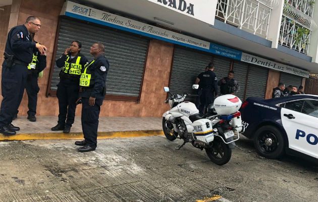 Tres adultos y un menor detenidos por pelea callejera cerca a la Avenida 12 de Octubre. Foto: Policía Nacional.