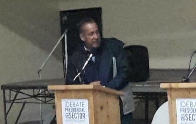 José "Luis Pepe" Castillo quien busca la reelección, no tuvo una buena noche. Foto: Mayra Madrid.