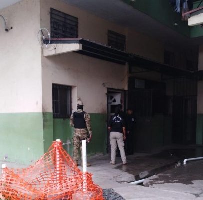 La fuerza "Alfa" llevó a cabo una serie de operativos en Colón para combatir la violencia. Foto/Diómedes Sánchez