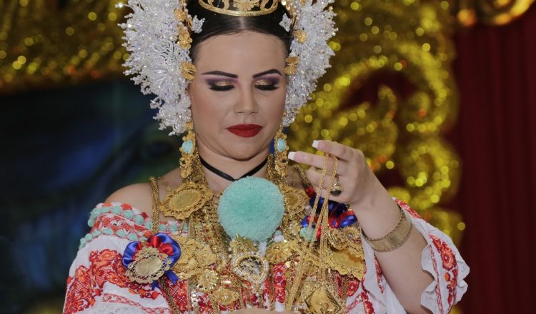 En honor al traje típico de Panamá. Cortesía/Inac