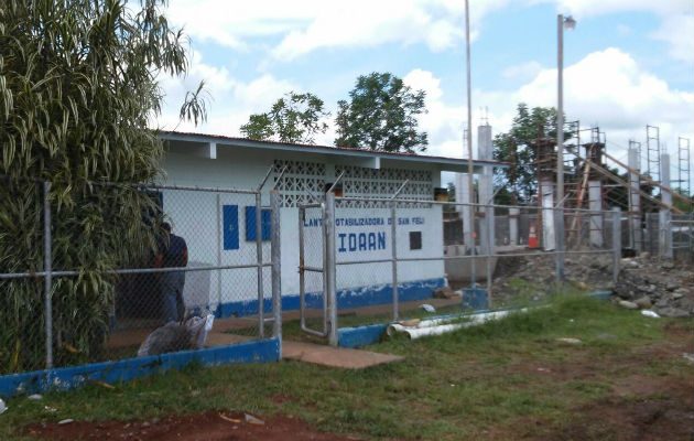 Lodo, ramas de árboles y material pétreo afectaron la toma de agua cruda de la potabilizadora. Foto: José Vásquez.