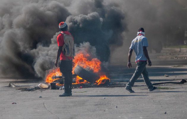 Las protestas han sido violentas. Foto: EFE.