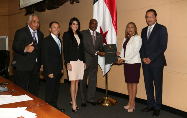 La iniciativa Colón Puerto Libre busca reactivar la economía de la deprimida de Colón