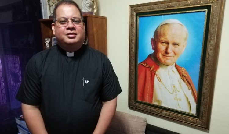 Padre Rafael Ochomogo, coordinador de los Días en las Diócesis y liturgia en la JMJ Panamá.   Miriam Lasso