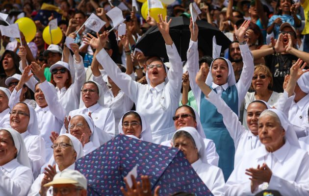 Scaraffia considera que el papa Francisco ha interpretado en un modo "fuerte y radical" este fenómeno, al calificarlo de "abuso de poder" pues "nace de una interpretación perversa del rol sacerdotal, de un mal que se llama clericalismo", explica.