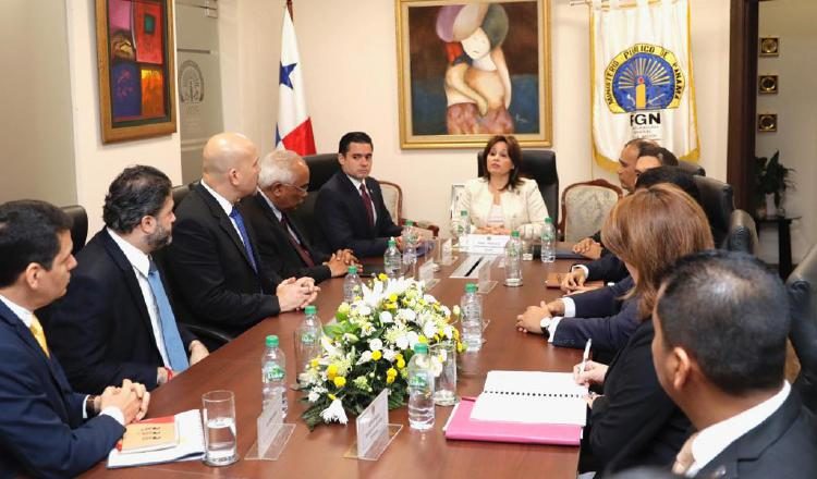 Imagen que capta la reunión de cortesía realizada ayer en el Ministerio Público. Foto de cortesía