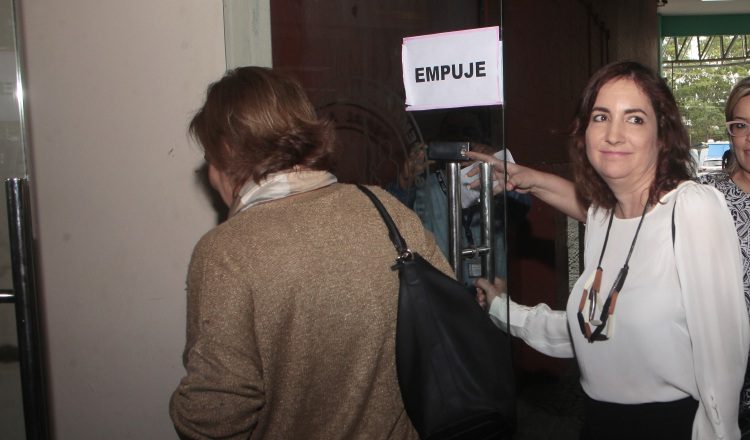 Mariela Ledezma y Annette Planells fueron las querelladas por el expresidente Ricardo Martinelli. Foto Víctor Arosemena.