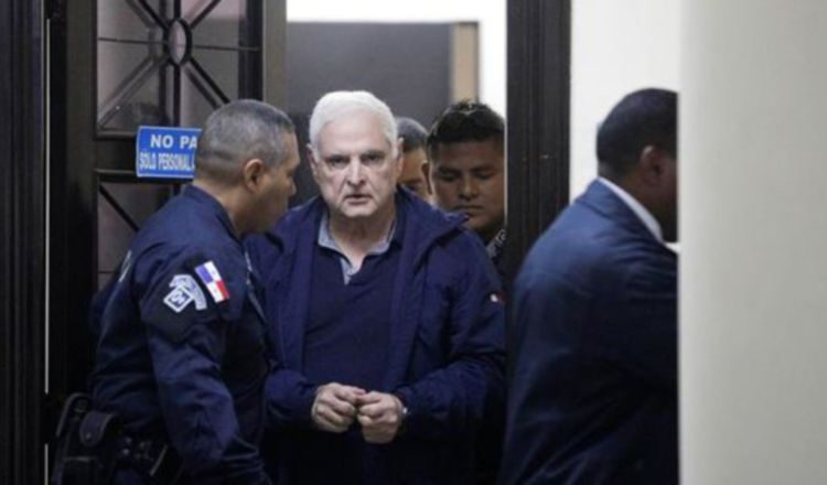 La defensa del expresidente Ricardo Martinelli considera que hay argumentos suficientes para que se le cambie la medida cautelar.