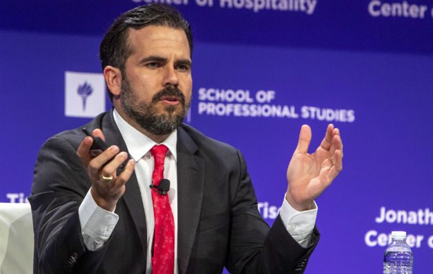 El proceso de "residenciamiento" llega después de que Méndez pidiera el pasado viernes a tres juristas un informe para analizar si se daban las bases jurídicas para el mismo, tras la participación de Rosselló en el chat privado junto a varios de sus asesores.
