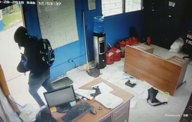 Los antisociales se llevaron dinero, celulares, prendas y otros artículos de valor. Foto: Diómedes Sánchez. 