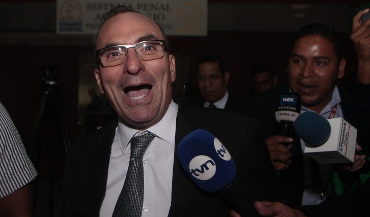 A Rolando López Pérez  se le ha señalado por presionar y coaccionar a testigos con el fin de inculpar a Ricardo Martinelli. Foto de archivo