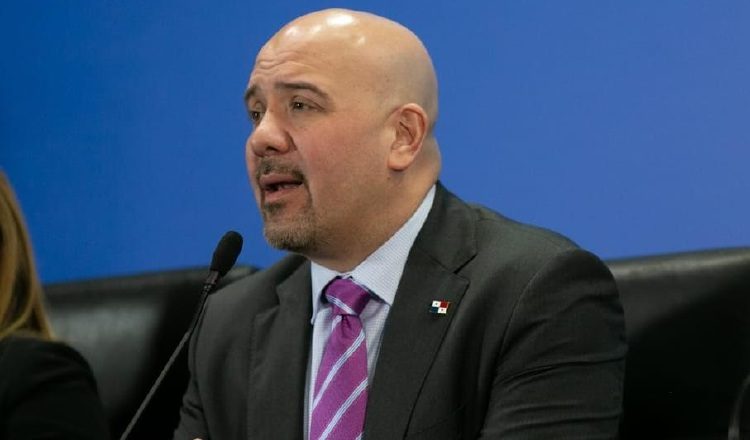 Mirones: "No hay contradicciones sobre esto, con el presidente". Foto de archivo