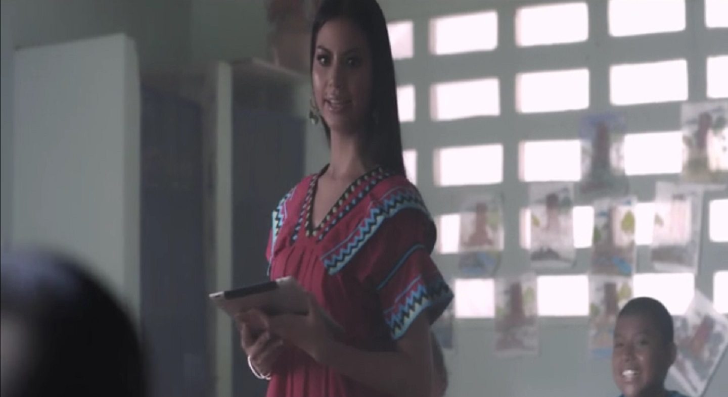 En el vídeo, junto a Rosa Iveth Montezuma, participan niños de la Comarca Ngäbe Buglé.