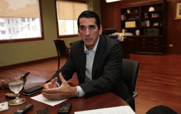  Varela abusa de su poder y no tolera críticas en su contra, según Rómulo Roux. Foto: Archivo Panamá América.