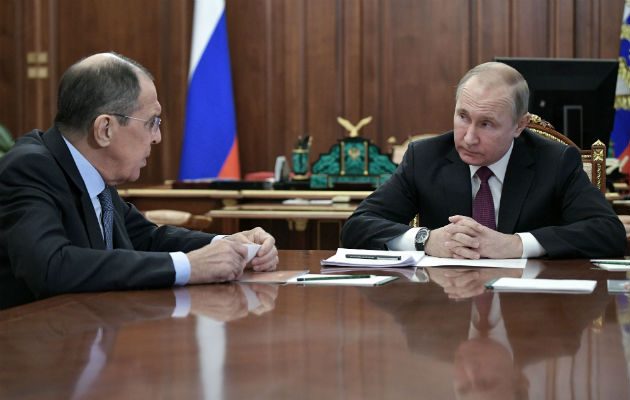 "Daremos una respuesta simétrica (a EEUU). Nuestros socios norteamericanos anunciaron que suspenden su participación en el tratado; pues también lo hacemos nosotros", declaró el presidente ruso.