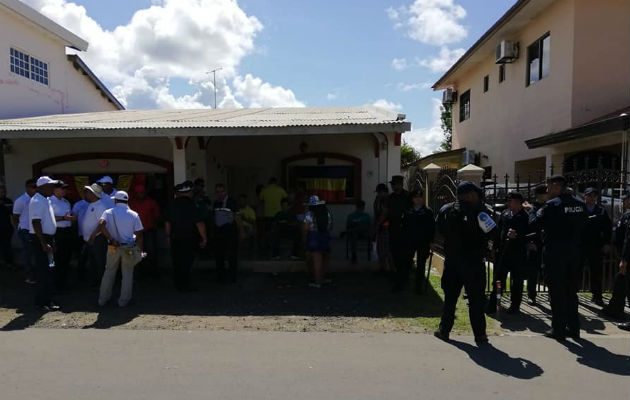 Santeño pagó multa por gritarle al presidente. Foto/Cortesía