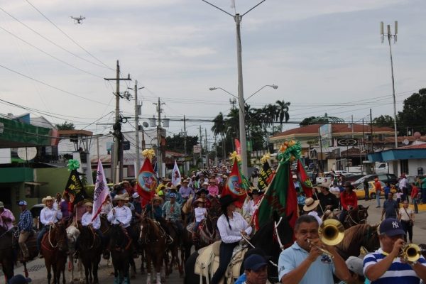 Se informó que mucha gente vino de otras provincias e incluso extranjeros indicaban que hubo excelente organización y seguridad para quienes estuvieron gozando durante cuatro días de las patronales. Foto/Melquiades Vásquez