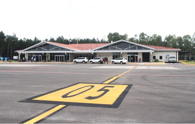 Las oficinas de comercios, mostradores y oficinas de líneas aéreas tendrán que pagar un canon mínimo mensual de $20 por metro cuadrado (m2).