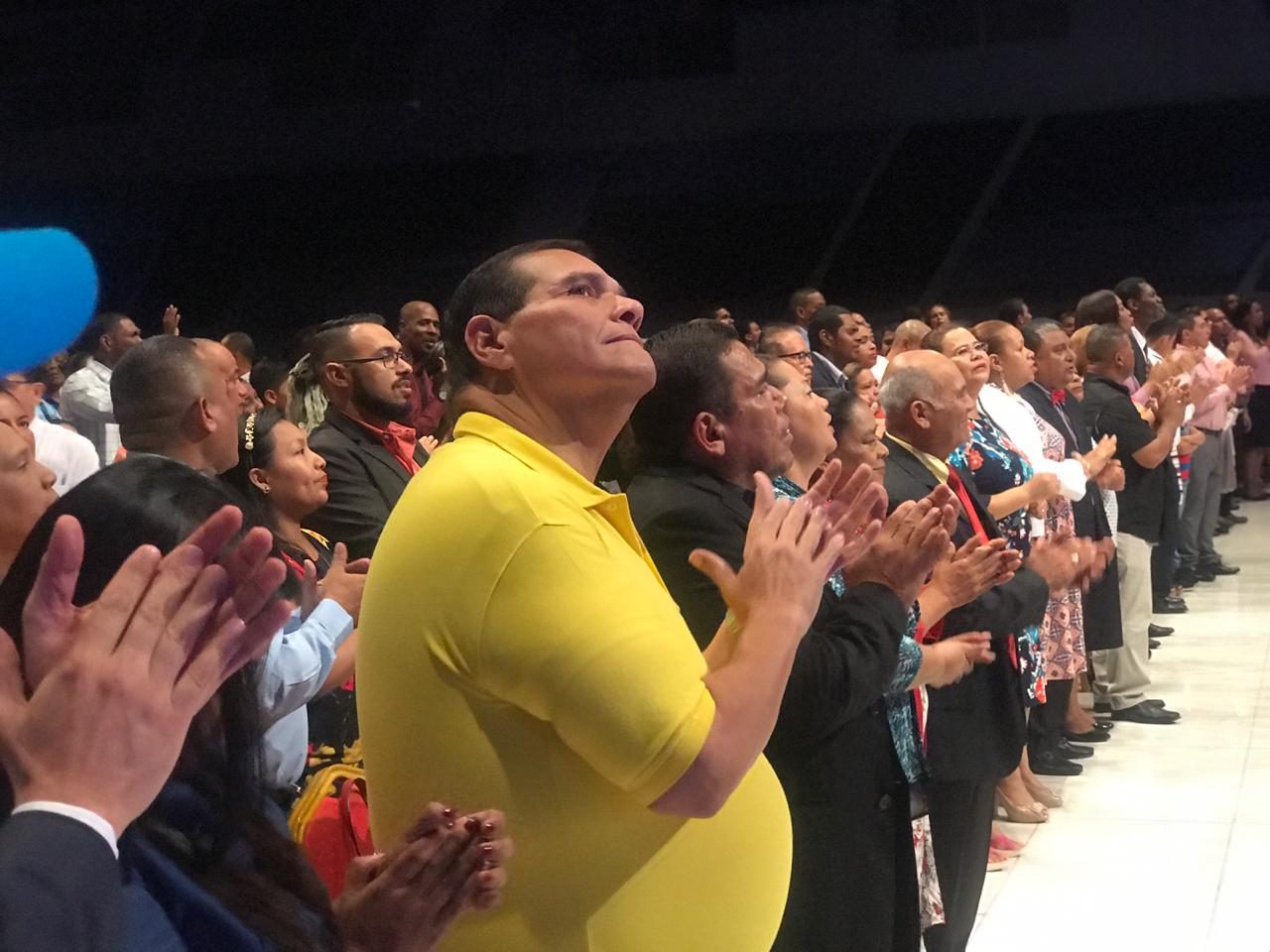 De la mano de Dios Sergio "Chello" Gálvez busca ganar la alcaldía el 5 de mayo. Foto: Cortesía.